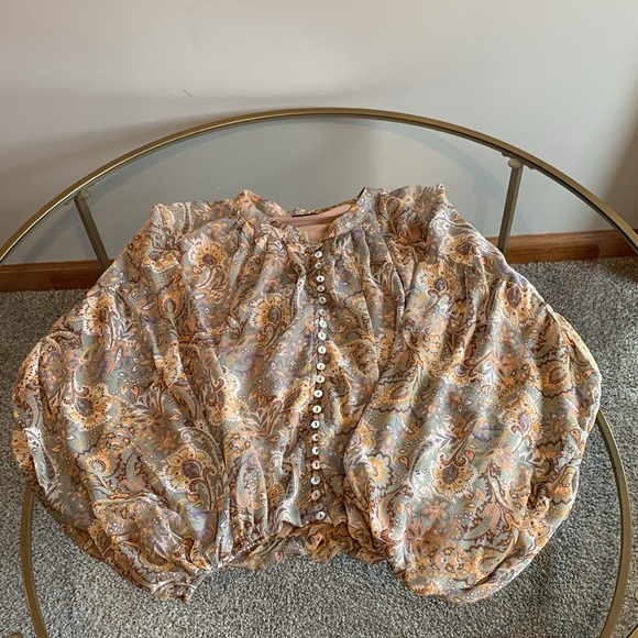 Dress Forum Los Angeles Long Sleeve Boho Top with front buttons - Picture 13 of 16